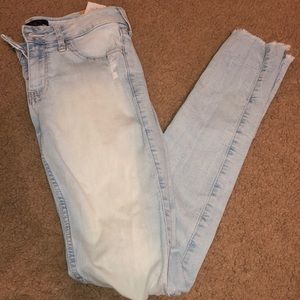 Hollister Super Skinny Jeans (Size 3/W26)